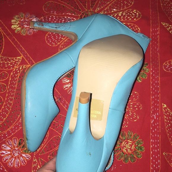 Turquoise Heels - Picture 3 of 3